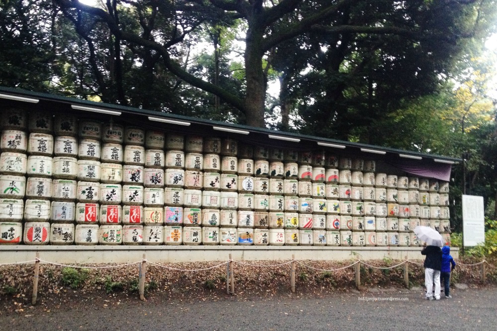 Sake offering at Meiji jingu